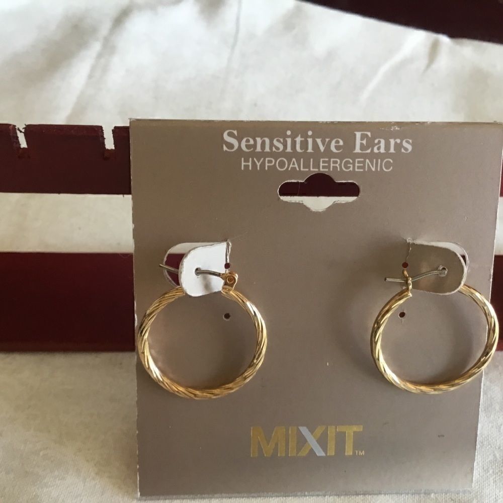 $8 ea or 3/$25 NWT Goldtone Twisted Hoops - Picture 2 of 6
